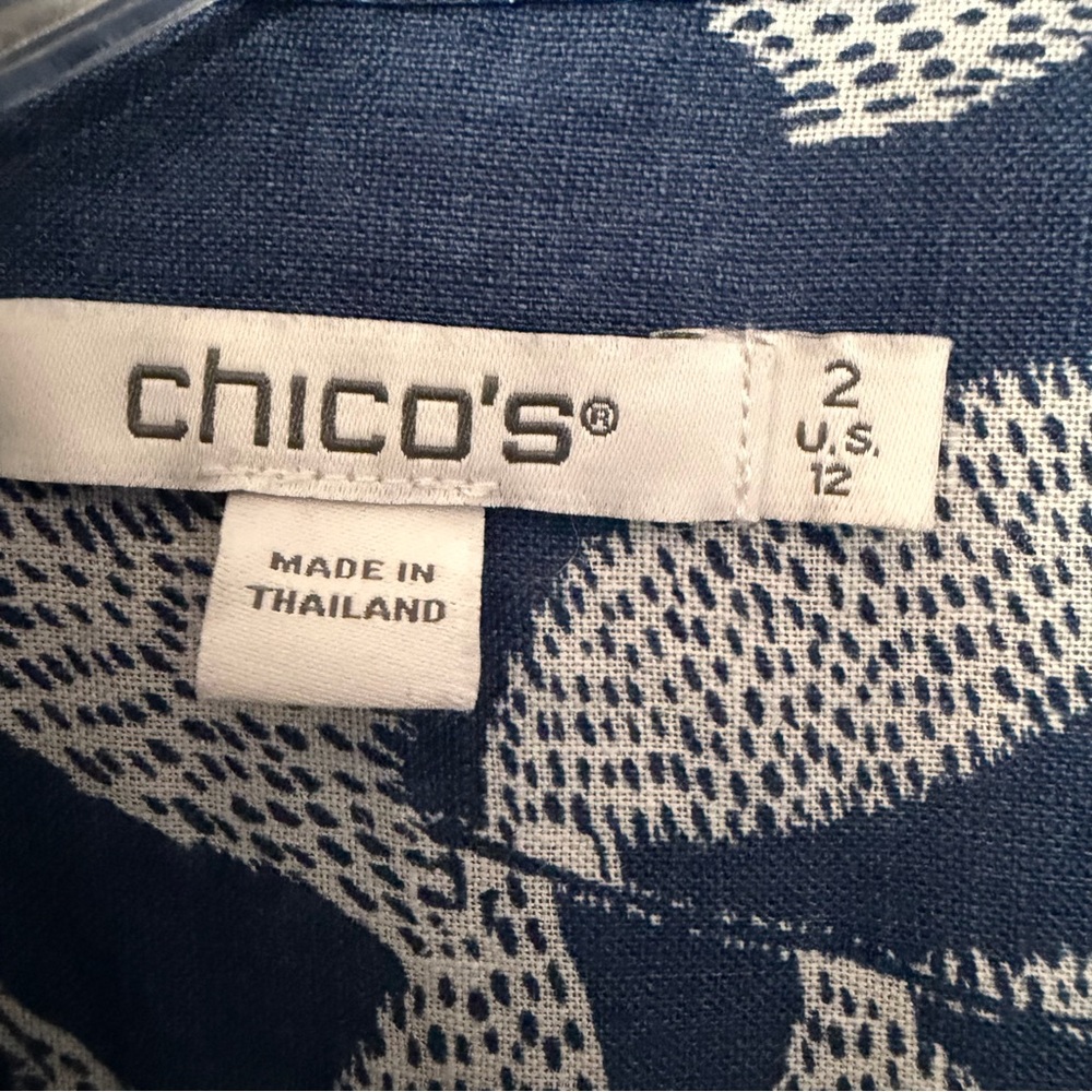 Chico’s Navy & White Leaf-Pattern Button-Down Shi… - image 2